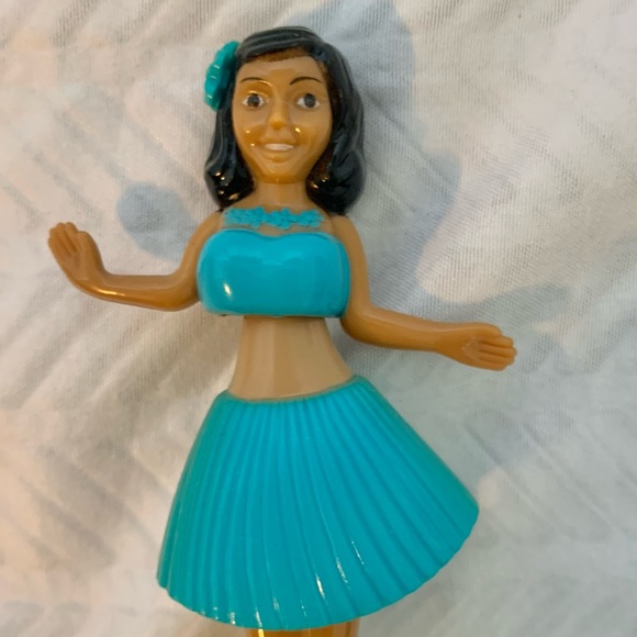 Dashboard Hula Girl - Picture 3 of 7